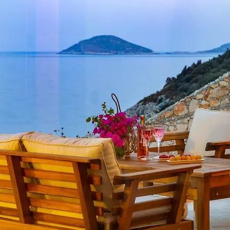 Water Edge 3 Villa