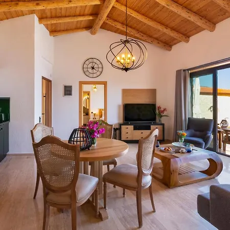 Villa Water Edge 3 *