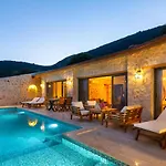 Villa Water Edge 3 *