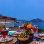 Villa Water Edge 3 *