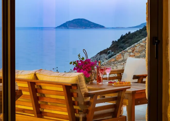 Water Edge 3 فيلة